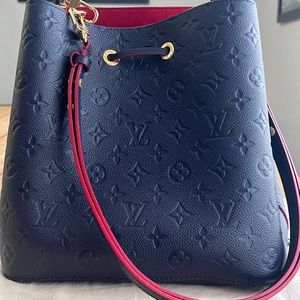 Louis Vuitton
NeoNoe Handbag Monogram Empreinte Leather MM